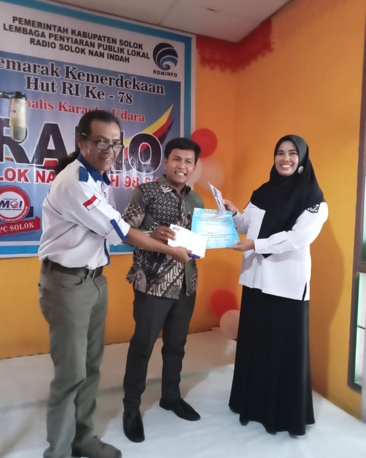 Kolaborasi Media Online Indonesia (MOI) Cabang Solok Dengan Kominfo Gelar Karoke Udara