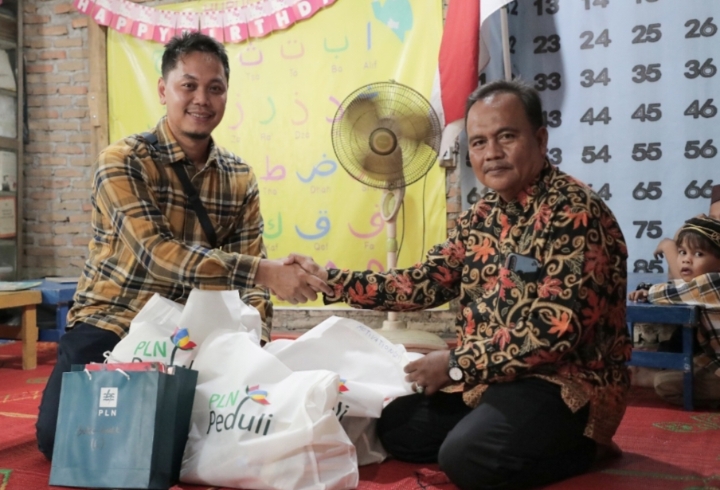 Dukung Pengembangan Literasi di Sumut, PLN Salurkan Bantuan ke Rumah Baca