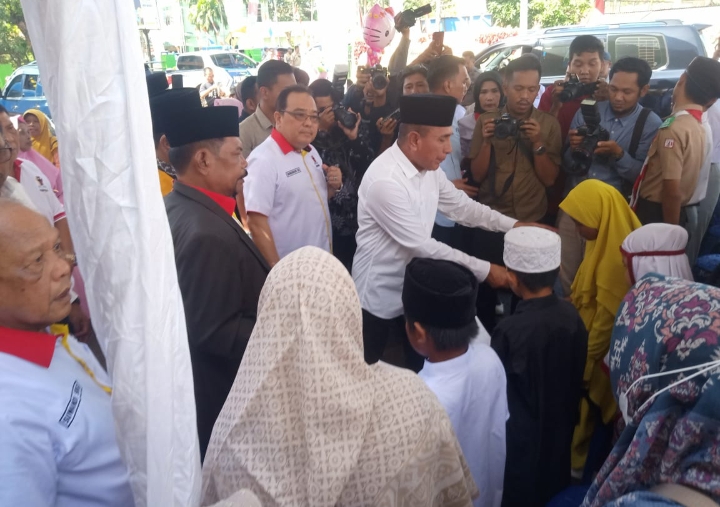 Pengukuhan BPC IKAPADA Tabagsel,Ketua BPD Sumut bersama Gubsu Berikan Sembako Bantuan Anak Yatim dan Beasiswa