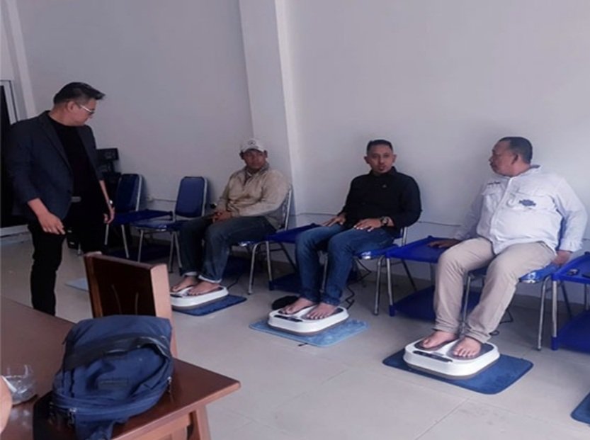 Gratis Uji Coba! Terapi Kaki  Olylife THZ Tera P-90 Solusi Kesehatan Hadir di Kota Medan