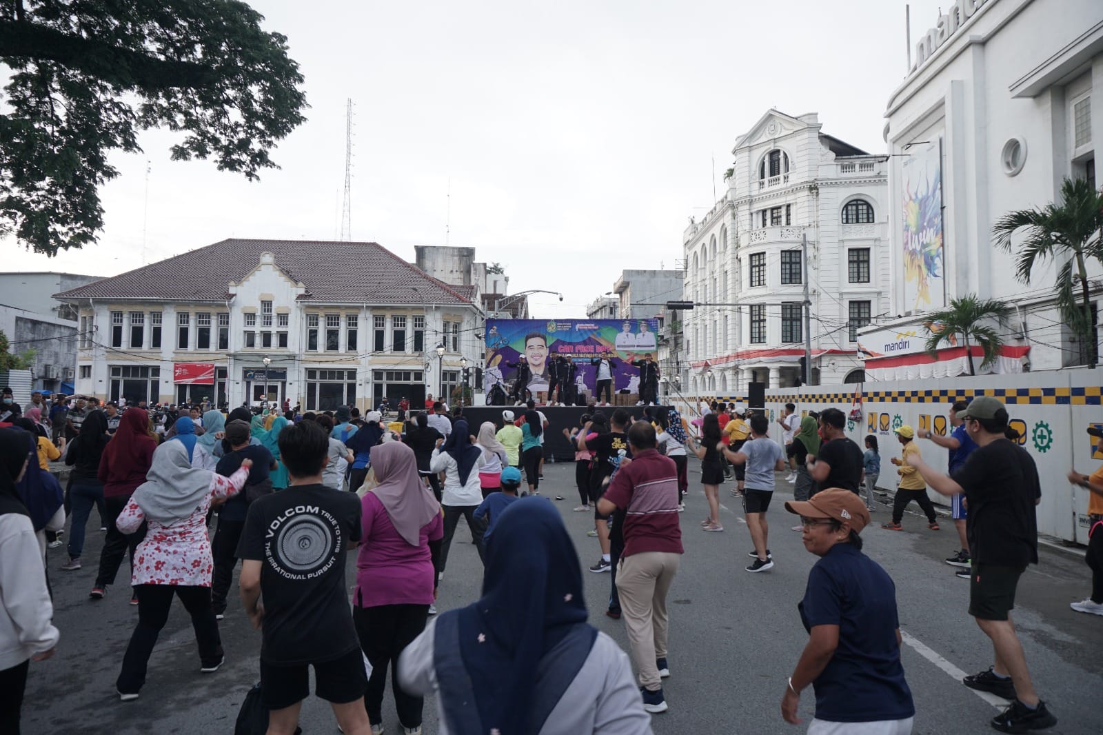 Pertunjukan Vionis dan Pantomim Warnai CFD di Medan