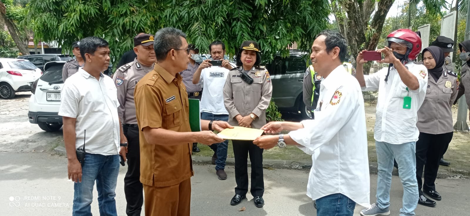 Kasi Humas Restabes Medan Kawal Unras DPC LSM Pakar