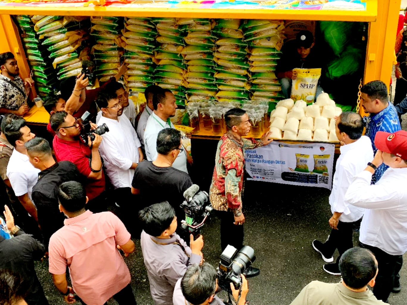 Diluncurkan Bobby Nasution, Mobil Pasar Murah Keliling Diminati Warga dan Mampu Jaga Stabilitas Harga