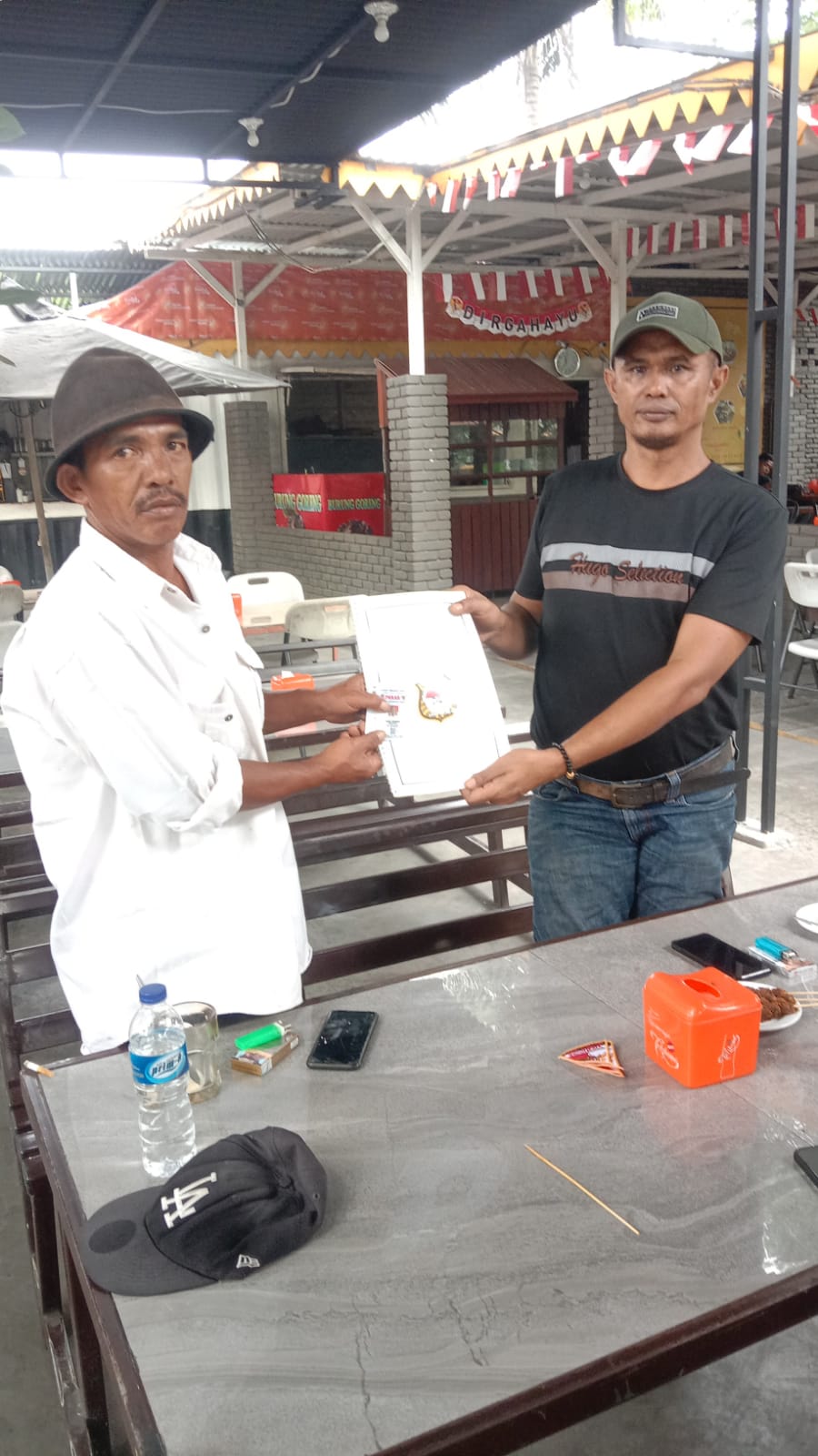 DPC LSM PAKAR DS Serahkan Mandat PAC LSM PAKAR Gunung Meriah Kepada Sopian Sembiring