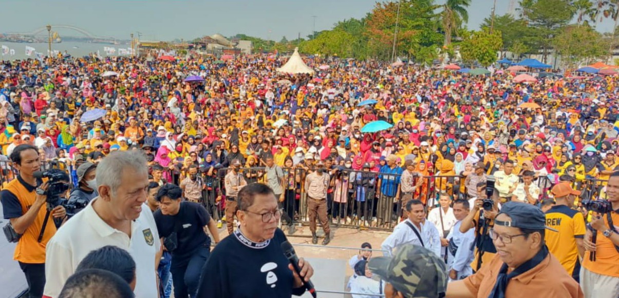 Bersama OSO dan Sekjen Kodrarlt Shah Ribuan Warga Padati Benteng Kulo BesarÂ  Senam Sehat Hanura Sumsel