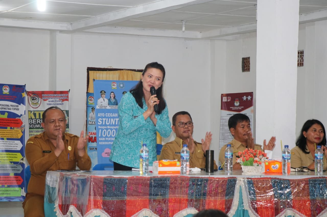 Bupati Toba Ajak Kader KB Menjadi Moms Gen