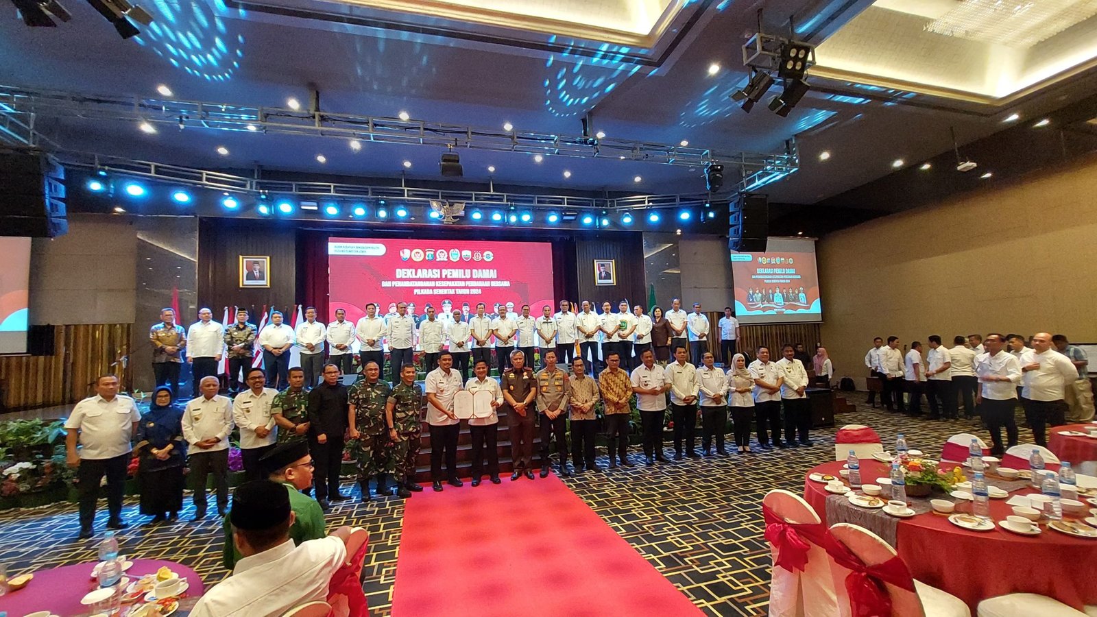 Wali Kota Pematang Siantar dr Susanti Dewayani SpA bersama bupati/wali kota se-Provinsi Sumut mengikuti Deklarasi Pemilu Damai