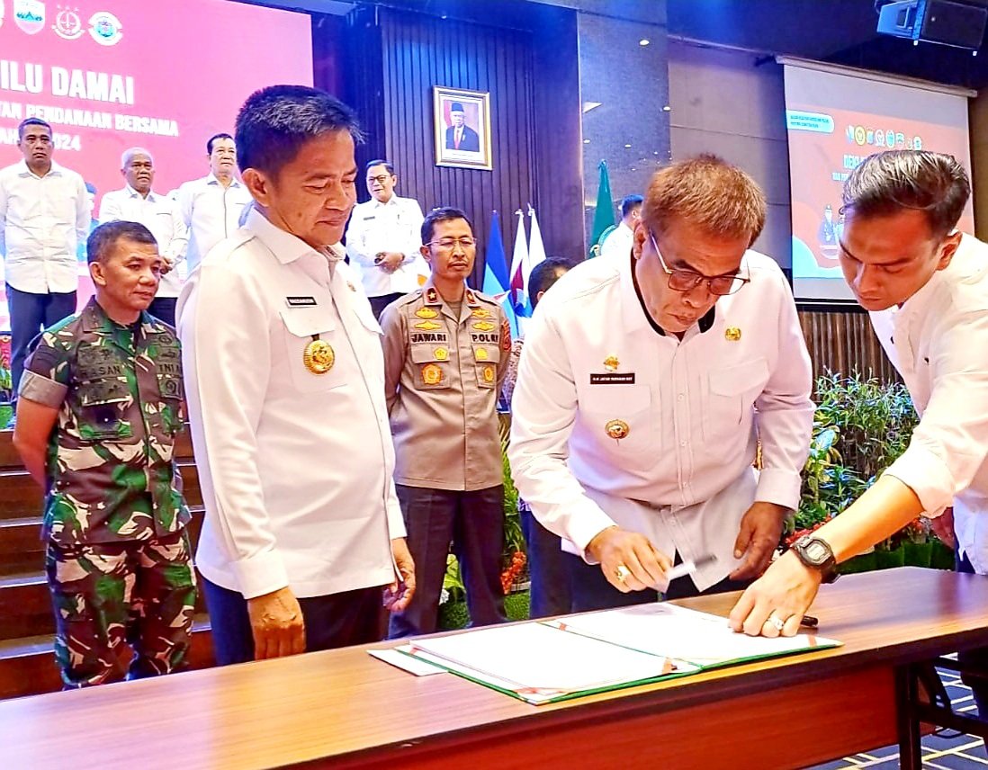 Ketua DPW PKB Sumut Sukhairi Tanda Tangani Deklarasi Damai Disaksikan Gubsu Hasanuddin