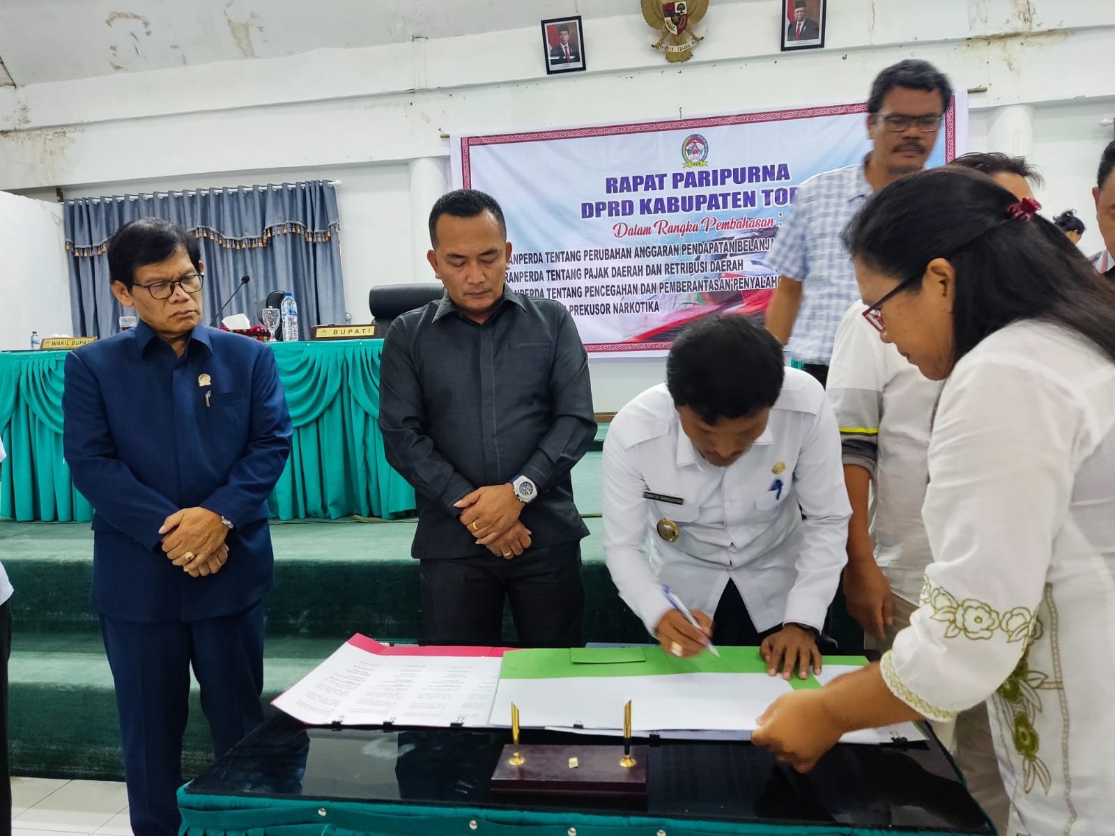Pemerintah Kabupaten dan DPRD Toba Tandatangani Nota Kesepakatan Ranperda P APBD TA 2023