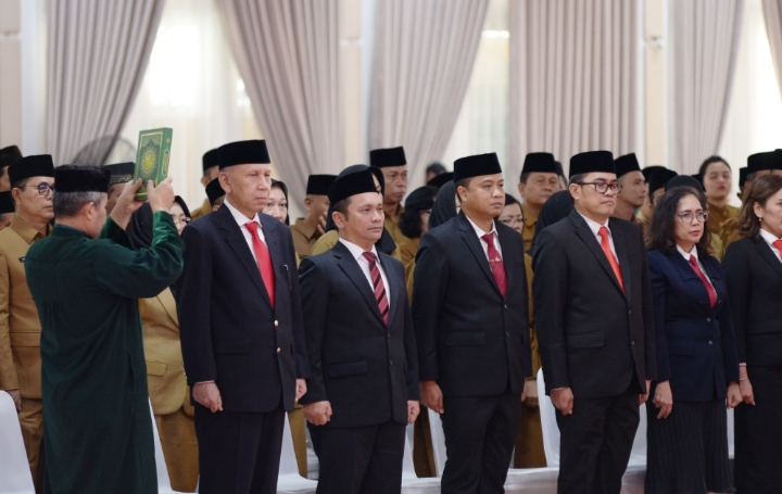 Edy Rahmayadi Lantik 155 Pejabat Tinggi Pratama, Administrator, Pengawas, Kepsek, M Zakir Daulay Kadisbunnak Sumut