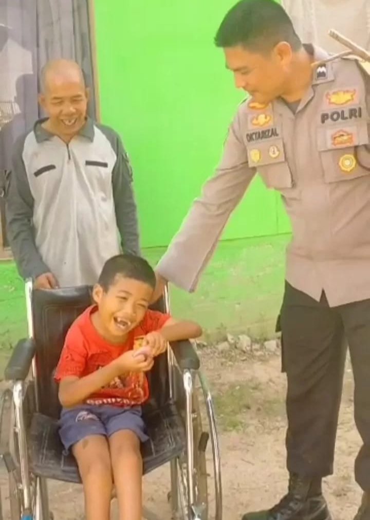 Aipda Oktarizal SH :Bagian Terindah Dalam Hidup Ini Adalah Disaat Kita Bisa  Berbagi Hal Positif, Kebaikan dan Kebahagian dengan Orang lain