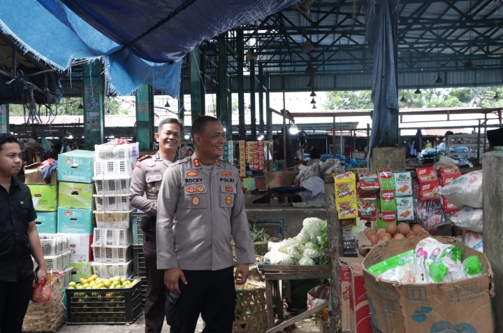Antisipasi Copet dan Pungli, Kapolres Asahan Pantau Situasi Pasar Bakti Kisaran