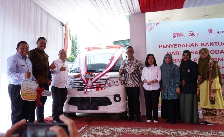 Pasar Modal Indonesia Serahkan Bantuan Ambulance Kepada Puskesmas Jua Gaek Kabupaten Solok