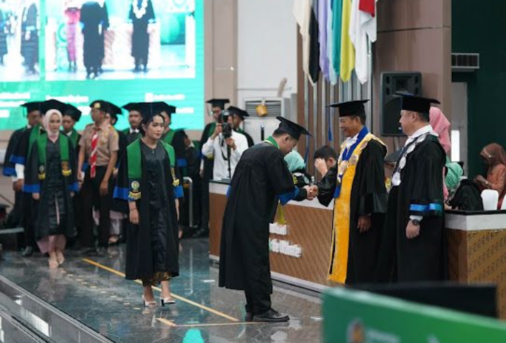 Usung Tema Pembelajar Tangguh dan Fenomena Pekerja Gig Economy, USU Wisuda 4.189 Lulusan