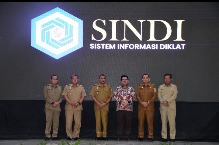 Bupati Serahkan 1.000 SK Kenaikan Pangkat, Tepat Gaji, dan Pensiun PNS Pemkab Deli Serdang