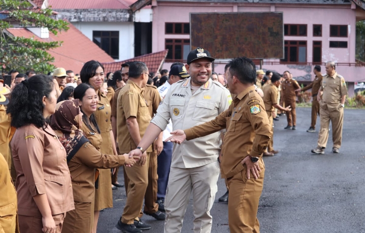 Bupati Pakpak Bharat Pimpin Apel Gabungan AparaturÂ 