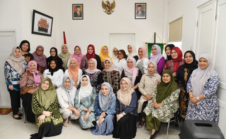 Silaturahmi dengan Pengurus DWP, Pj Ketua TP PKK Sumut Dwianne Dessy Ingatkan Soal Tugas Utama Seorang Ibu