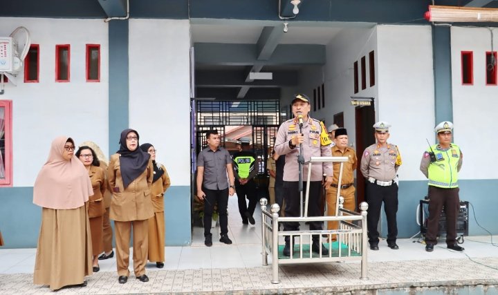 Gelar POLRI Goes To School di SMAN 2 Padangsidimpuan, AKBP Dudung Setyawan Sampaikan Kamseltibcar Lantas, Kamtibmas dan Himbauan Lainnya