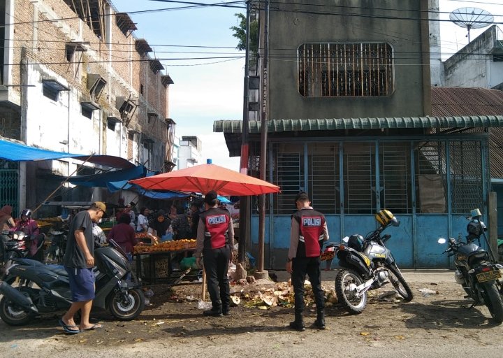 Satsamapta Polres Asahan Patroli R2 di Daerah Pasar