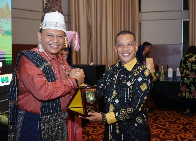 Bupati Asahan Ikuti Lepas Sambut Danrem 022/PT