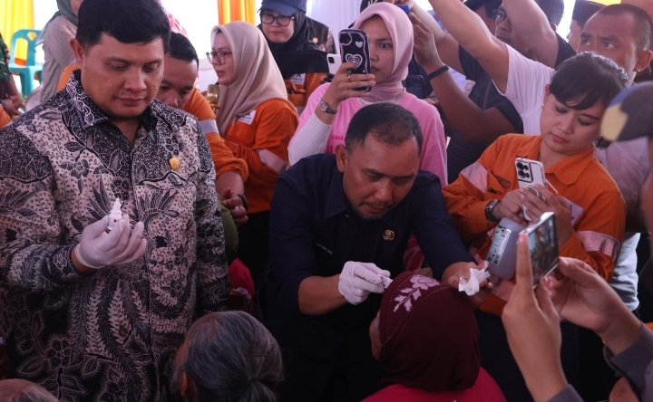 Bupati Tapsel Dolly Pasaribu Apresiasi Program Operasi Katarak Diinisiasi PT AR
