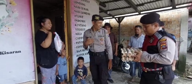 Satsamapta Polres Asahan Kunjungi Rumah Tiur Warga Kurang Mampu