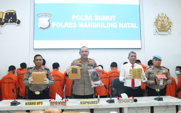 Tancap Gass..Kapolres Madina Konfrensi Pers terkait Pengungkapan Narkotik Sepekan Terakhir,Ini Keterangan AKBP Reza CAS