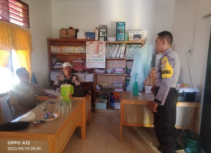 Polsek Kota Kisaran Timur Door to Door System di Kantor Balai Desa Taman Sari