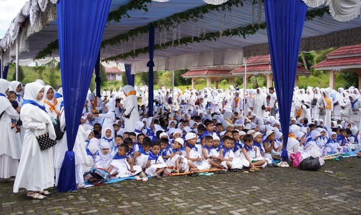 Bupati Solok Membuka Secara Resmi Rangkaian Peragaan Manasik Haji Untuk Anak-anak TK se-Kecamatan Gunung Talang
