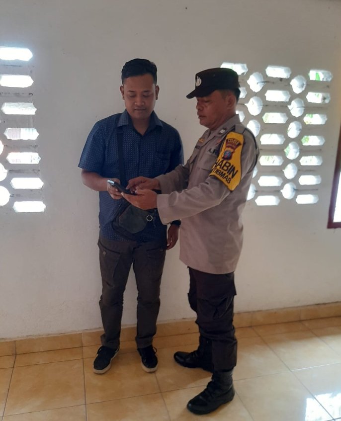 Bhabinkamtibmas Polsek Simpang Empat Sambang Sekaligus Sosialisasi Aplikasi Polri Super App