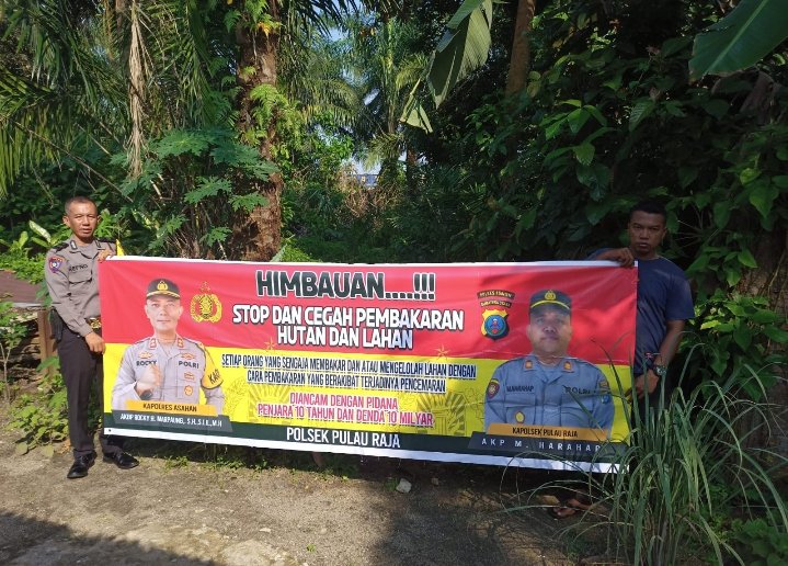 Bhabinkamtibmas Melaksanakan Sosialisasi Karhutla Di Wilayah Hukum Polsek Pulau Rakyat