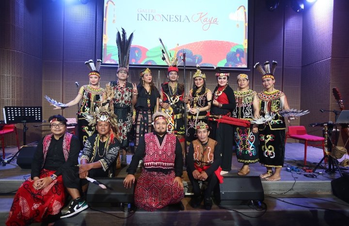 Kekayaan Warisan Budaya Kalimantan dalam Pertunjukan Seni Musik dan Tari Bertajuk 