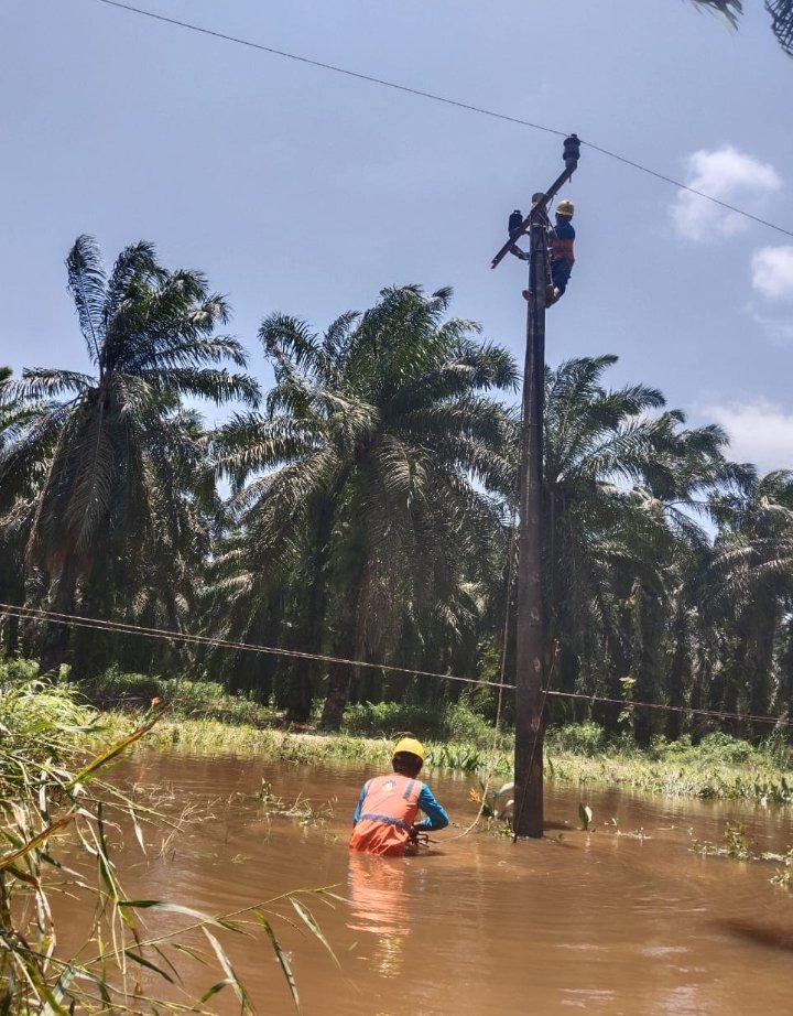 Kurang Dari 24 Jam, PLN Berhasil Pulihkan Kelistrikan di Kabupaten Mandailing Natal