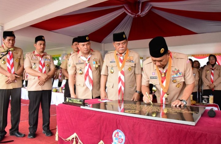 Apel Besar Hari Pramuka ke-62, Bupati Terima Lencana Cikal Emas