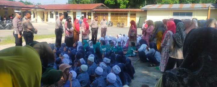 Polsek Bandar Pulau Menerima Kunjungan Siswa-Siswi TK ALPALAH