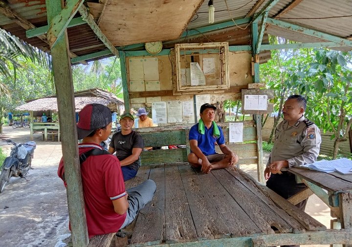 Polsek Pulau Raja Jumat Curhat Dengan Masyarakat Desa Pulau Rakyat Tua