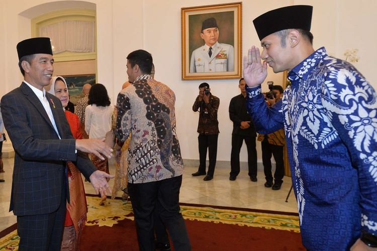 Besok, Jokowi Umumkan Reshuffle Kabinet di Istana Negara, AHY Dipanggil