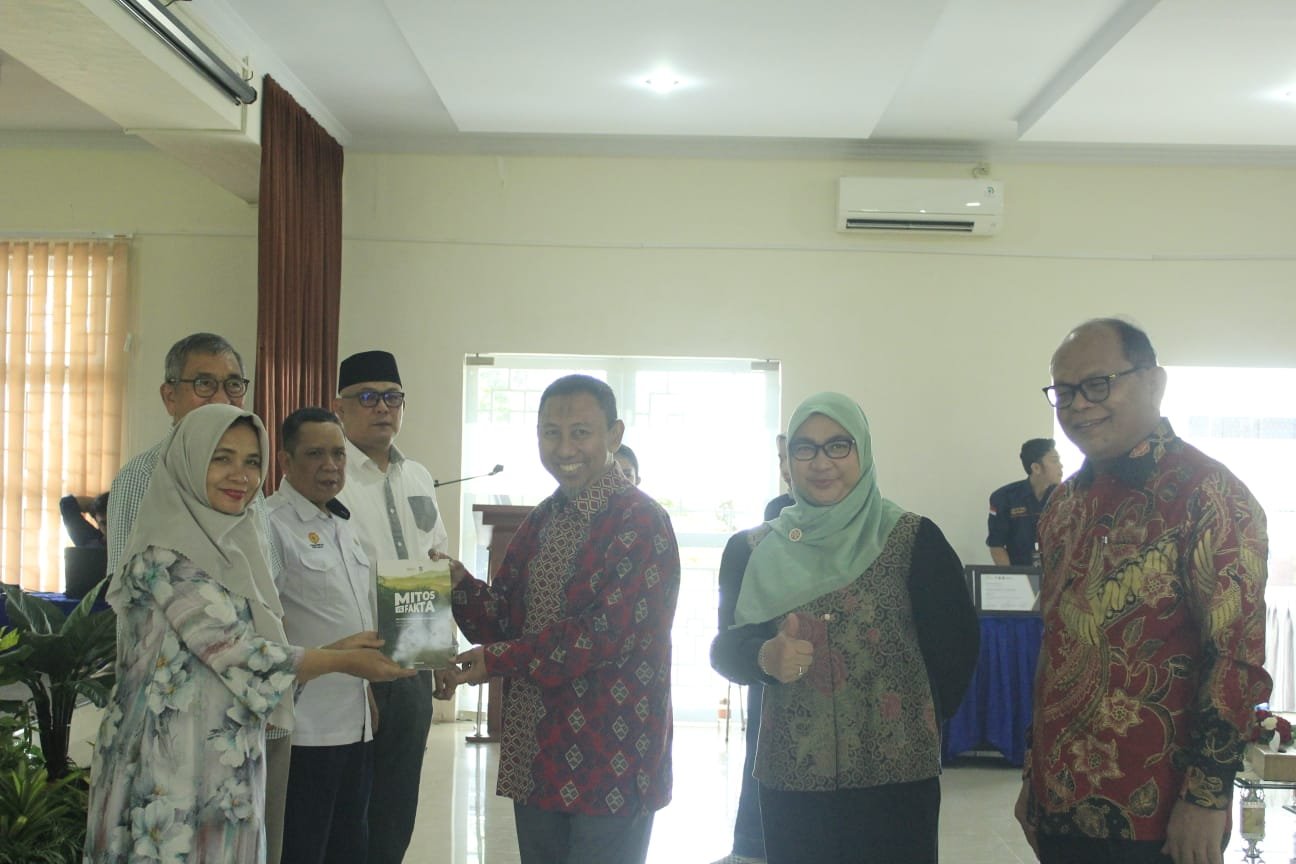 Dr Ir Tavi Supriana MS Dekan USU Hadiri Seminar Bedah dan Diseminasi Buku di Universitas Sumatera Utara