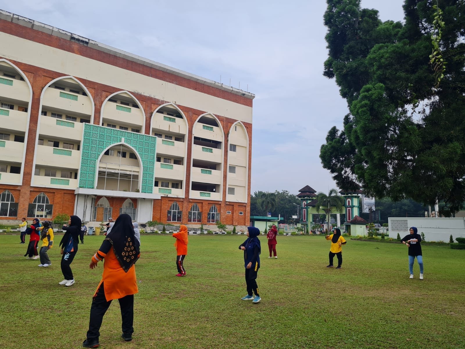 BRI BO Medan Sisingamangaraja-UINSU Gelar Senam Pagi