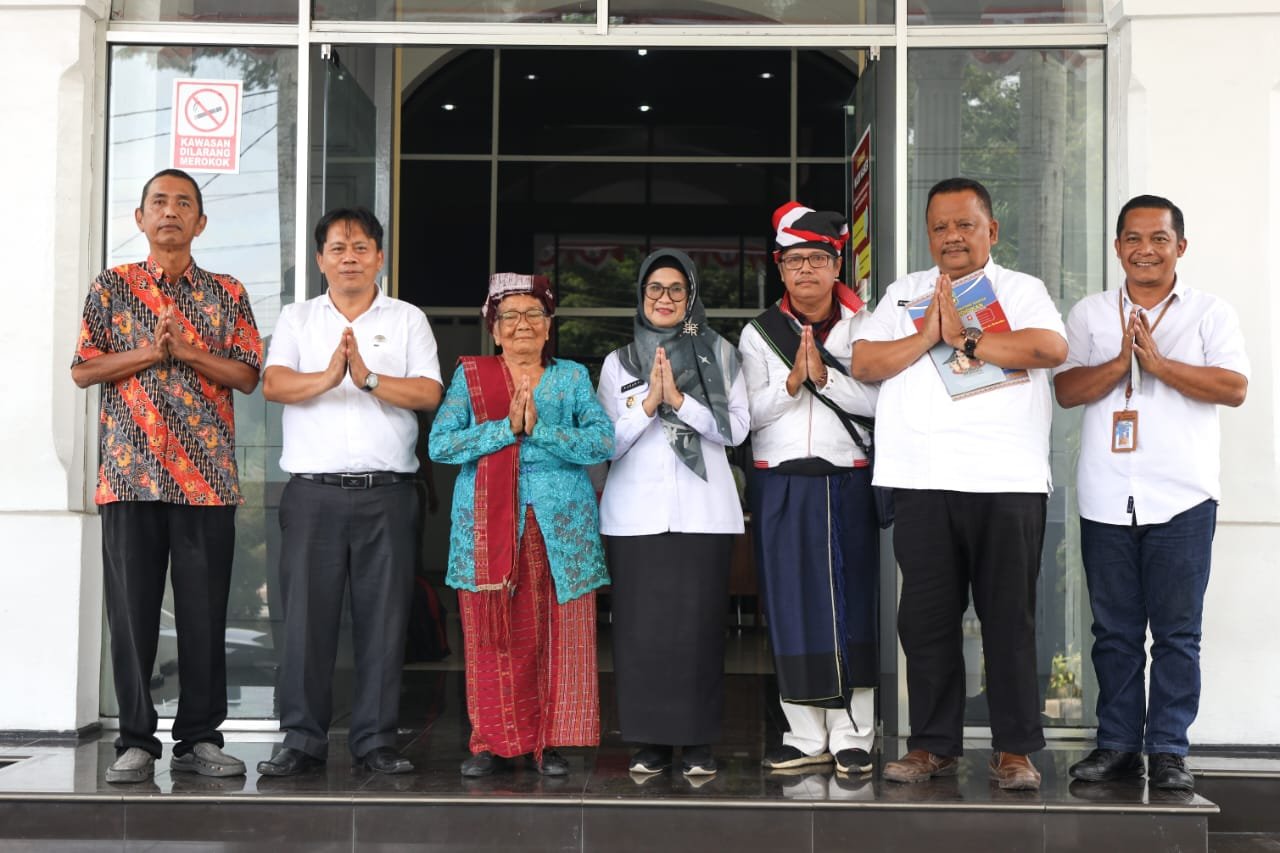 Wali Kota Menerima kedatangan Oppung Raminah Garingging