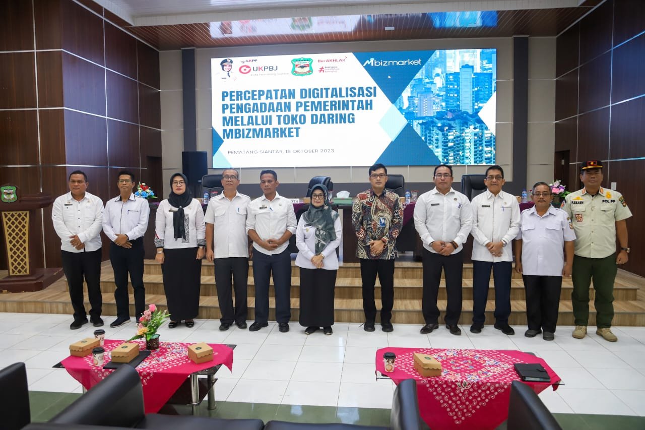 Wali Kota Pematang Siantar dr Susanti Dewayani SpA membuka kegiatan Percepatan Digitalisasi
