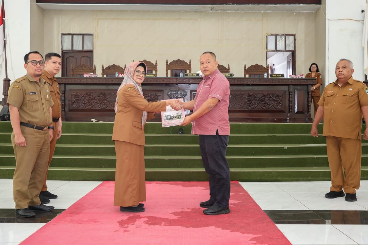 Wali Kota menghadiri Rapat Paripurna IX dalam Rangka Penyampaian Laporan Hasil Reses II DPRD Pematang Siantar