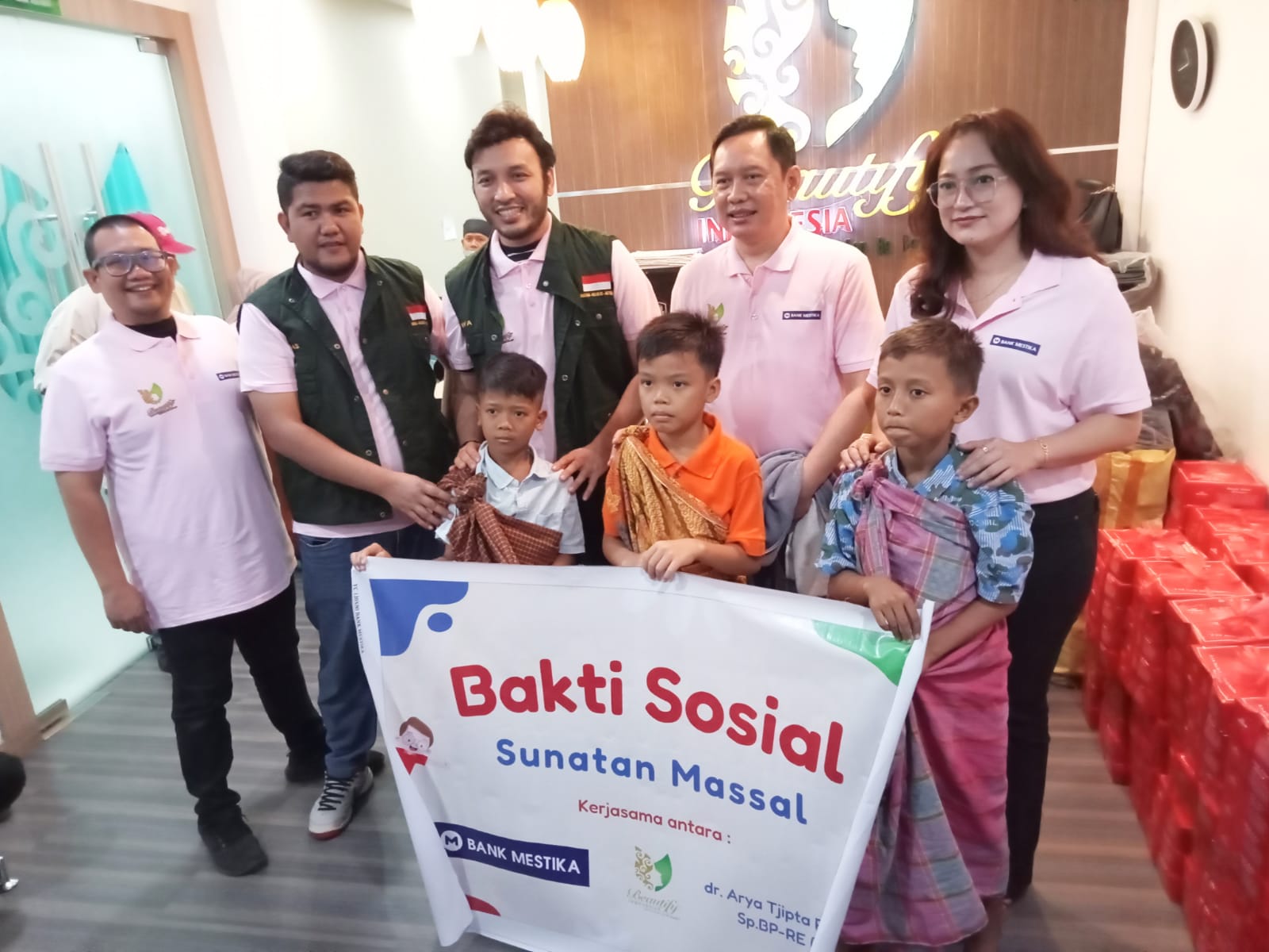 Beautify Indonesia dan Bank Mestika Gelar Baksos Khitanan Massal Bagi Keluarga Kurang Mampu