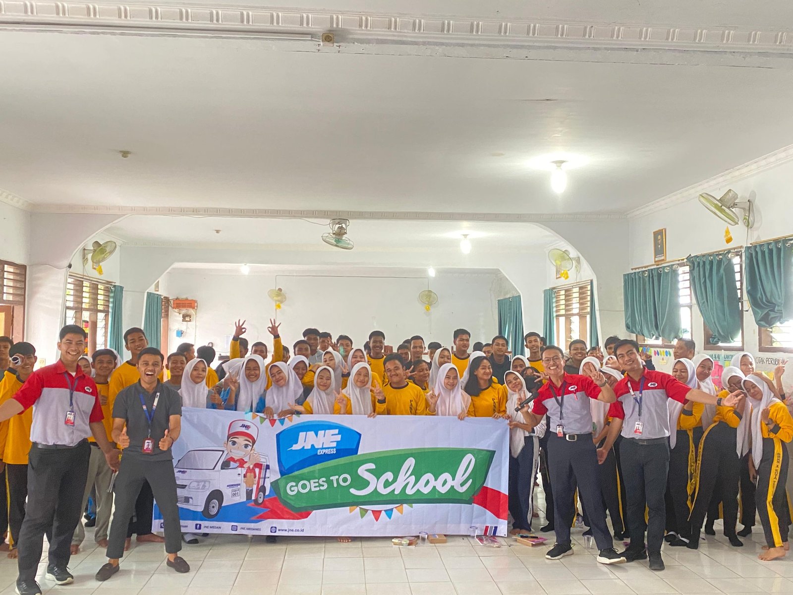 JNE Siapkan Siswa SMK Negeri 1 Tebing Tinggi Hadapi Revolusi Industri 4.0