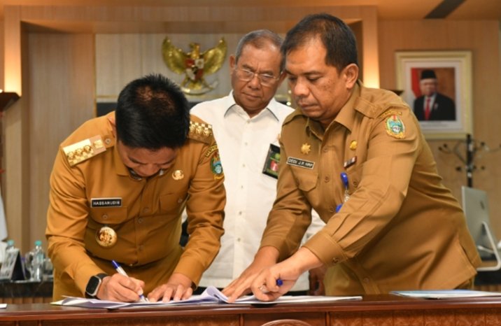 Pemprov Sumut Serahkan Hibah Mobil Dinas kepada PT Medan dan Korbrimob Polri