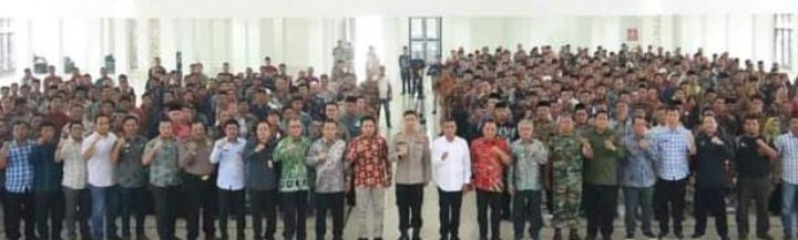 Ratusan Ca-Kades Paluta Deklarasi Damai, Bupati Andar Amin Harahap : Jaga Kekondusifan, Bersaing Sehat dan Hindari Perselisihan Juga Pertengkaran