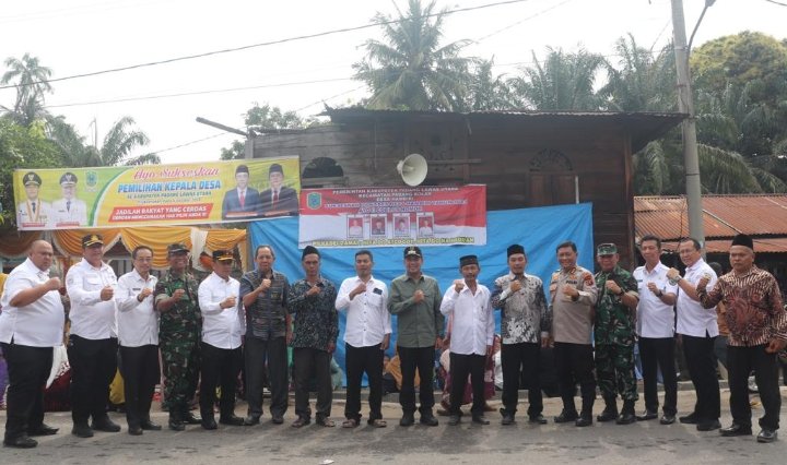 Bupati Paluta Bersama Kabid Hukum Polda Sumut Tinjau Pelaksanaan Pilkades Tahun 2023, Andar Amin Harahap : Walaupun Berbeda Pilihan, Jangan ada Perpecahan
