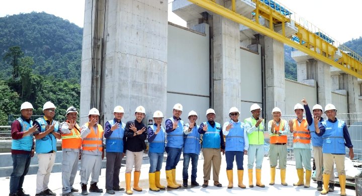 Jelang Waterfilling (Pengisian Air) PLTA Asahan 3 (2x87 MW), PLN Lakukan Intake Weir Impounding