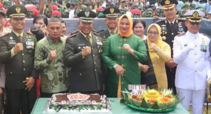 Bupati Paluta Hadiri Upacara Hut TNI ke 78 di Yonif 123/Rajawali