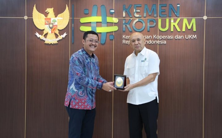 Ketua KPPU Prof. M. Afif Hasbullah Temui MenKopUKM Teten Masduki Diskusikan Pentingnya UU Pasar Digital